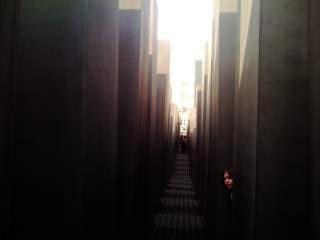 Binnen in het Holocaust - monument